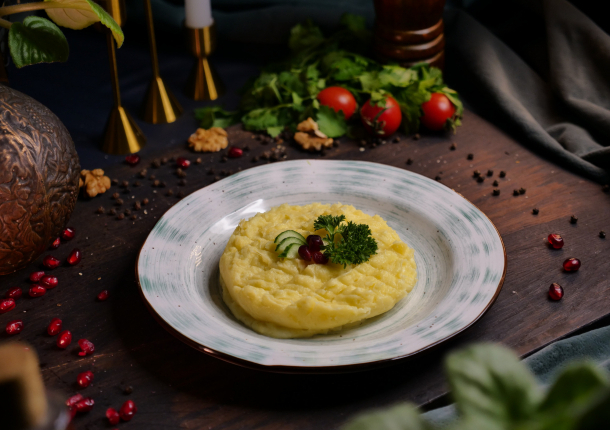 Картофельное пюре с сыром сулугуни